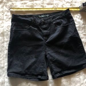 Love my body black jean shorts size 17